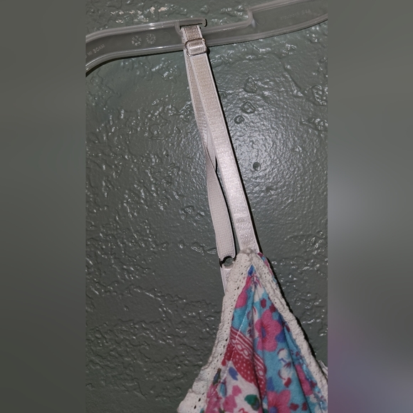 Adjustable strap floral patterned nightgown -Used - Picture 6 of 6